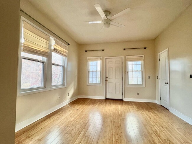 Building Photo - 500 Parkway Dr NE