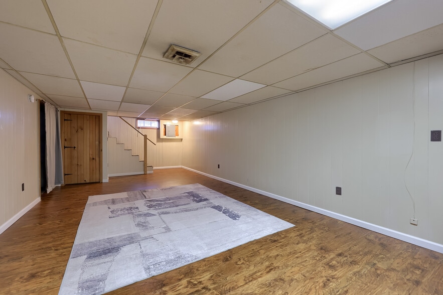 Building Photo - 123 N Spruce St