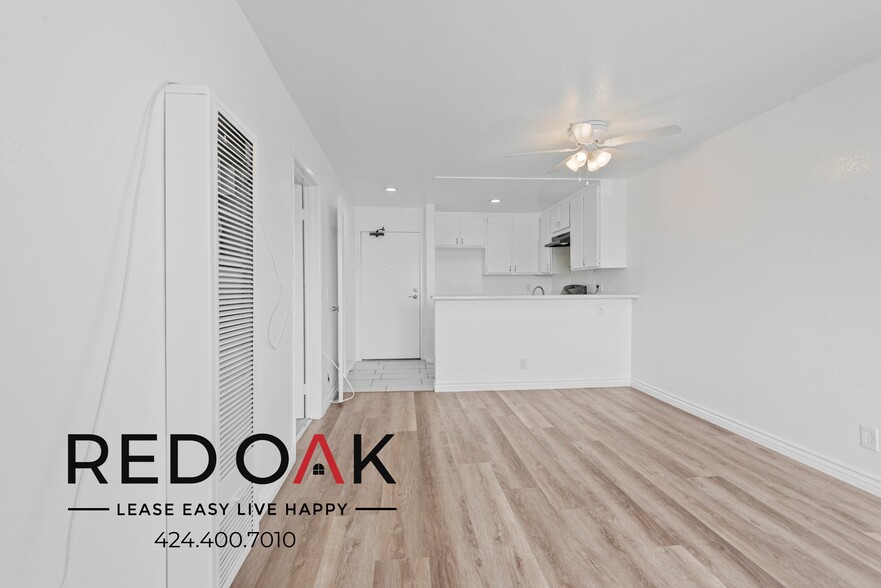 Building Photo - 16200 Vermont Ave