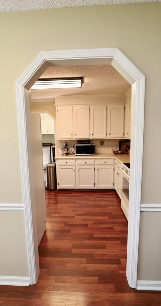 Building Photo - 2415 Edmunds Dr