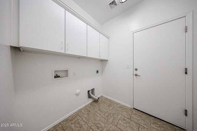 Building Photo - 43337 N Heavenly Way