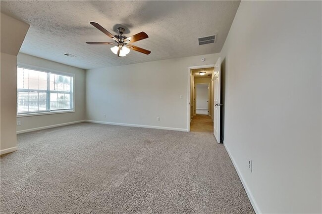 Building Photo - 1555 Rose Pointe Dr
