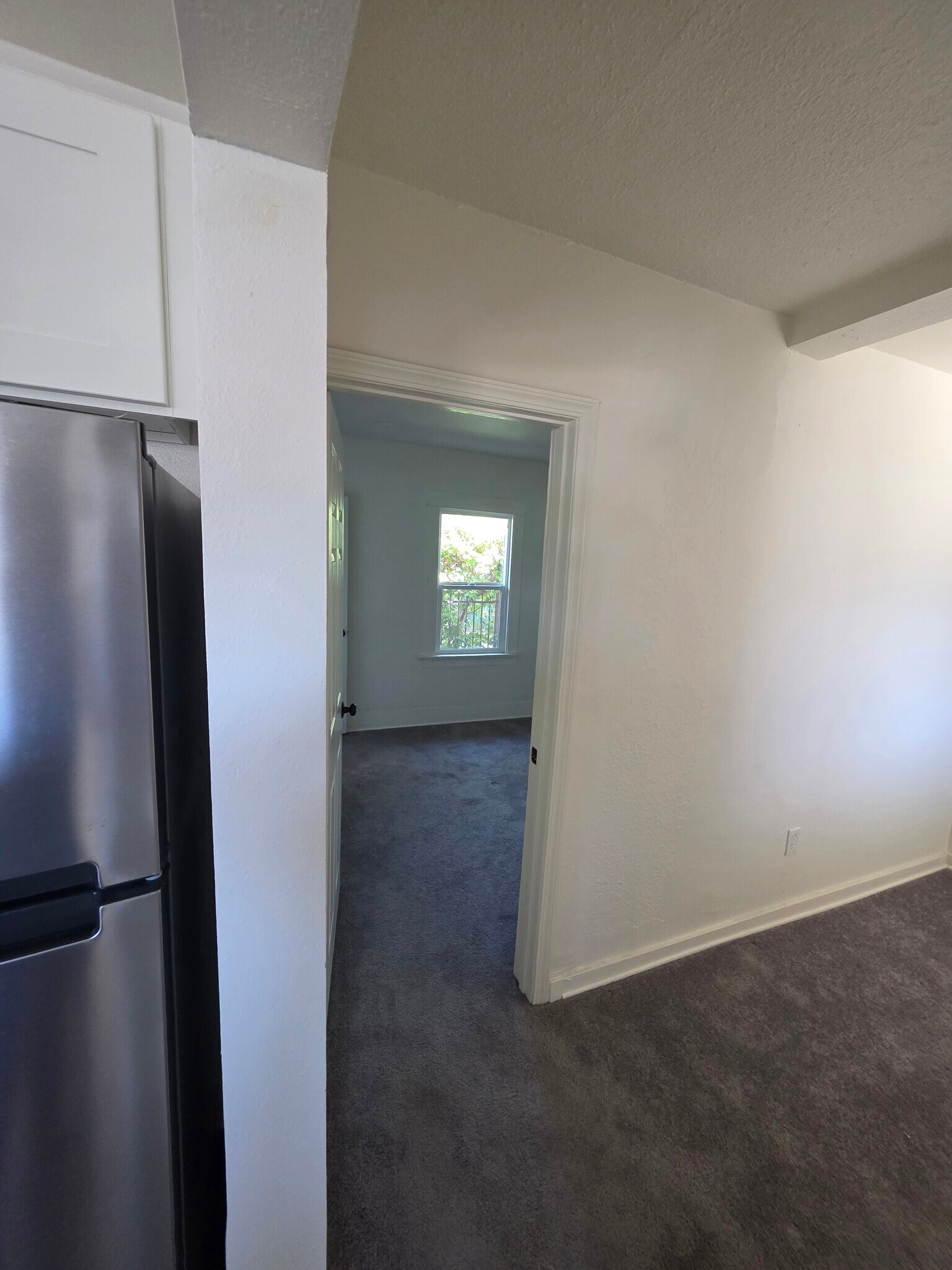 Building Photo - 1008 S Highland Ave