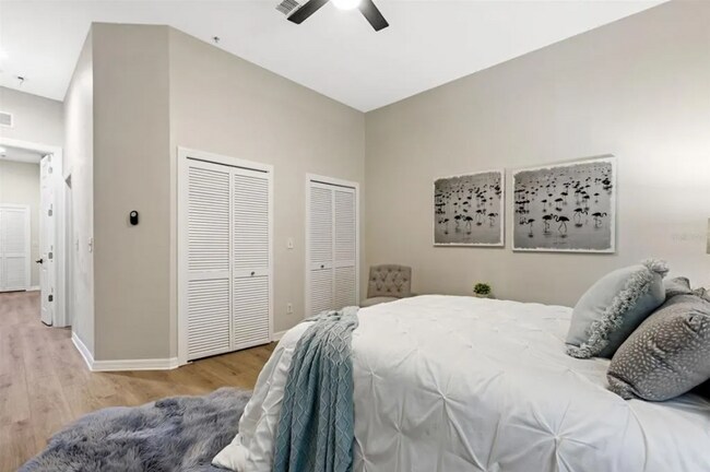 Building Photo - 330 Lang Ct N