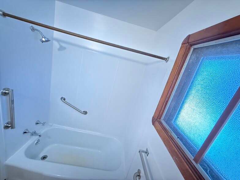 Building Photo - 4820 Green Rd