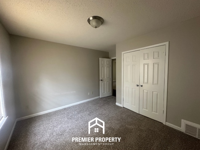 Building Photo - 5376 Stardust Dr