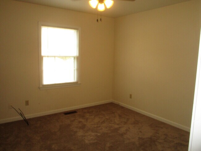 Building Photo - 4 Ashley St