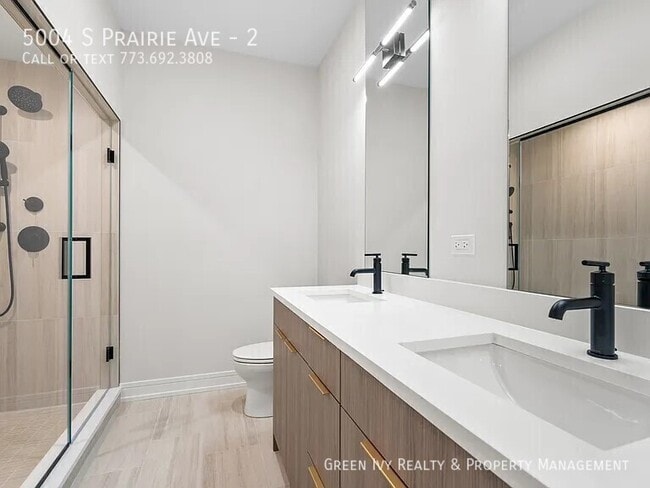 Building Photo - 5004 S Prairie Ave