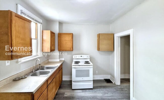 Building Photo - 2545 Sullivant Ave