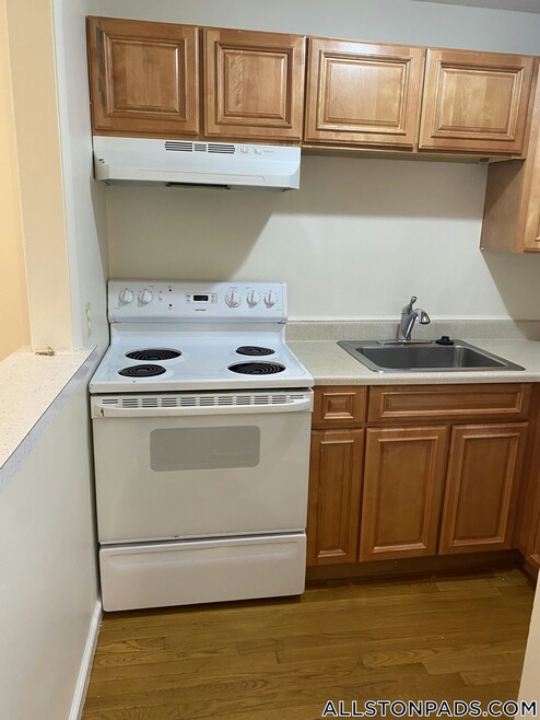 Building Photo - 34 Gardner St