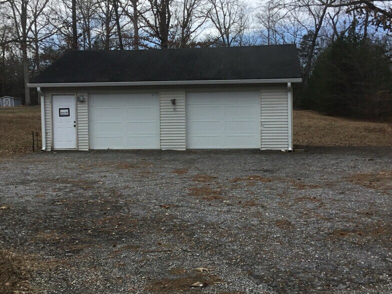 Building Photo - 1097 Jordan Rd