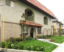 Building Photo - Downey UPPER One Bedroom with Parking, Fir...