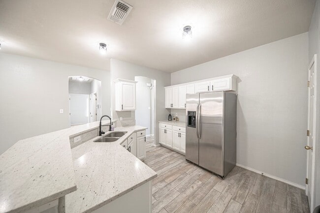 Building Photo - 2207 Medford Ct
