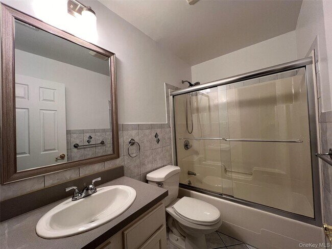 Building Photo - 110 2nd St