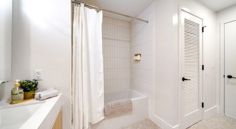 Building Photo - 215 Grove St