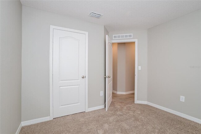 Building Photo - 349 Daffodil Ln