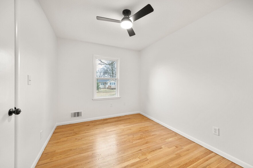 Building Photo - 709 SW 7 St