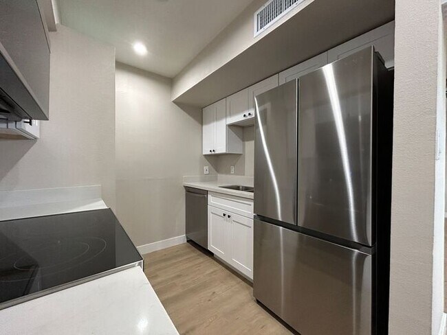 Building Photo - 2699 E Silk Oak Dr