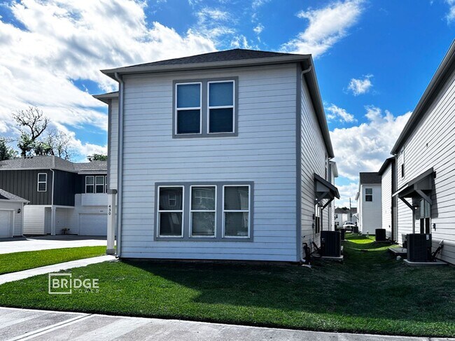 Building Photo - AMHERST