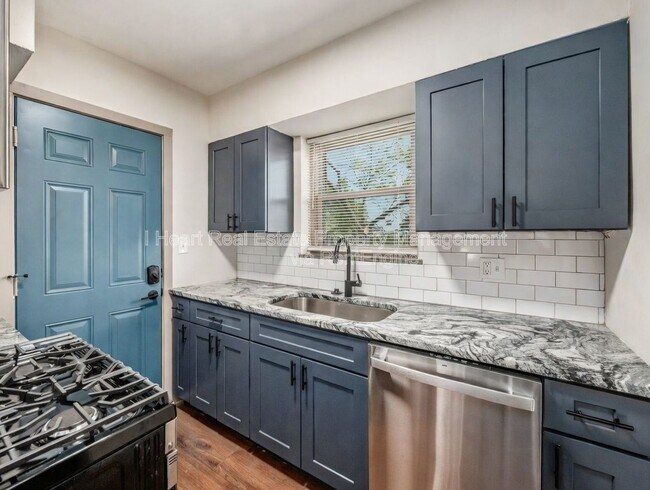 Building Photo - 1963 W Broad St