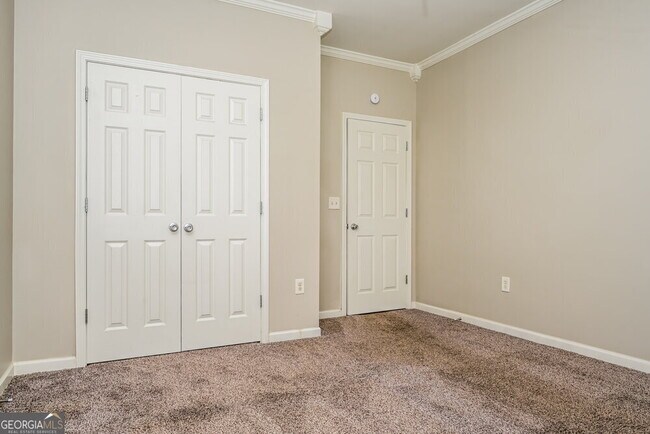 Building Photo - 129 Lantana Dr