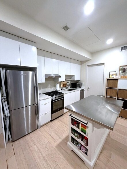 Building Photo - 121 Portland St