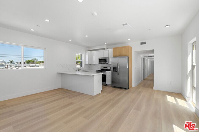 Building Photo - 10963 Calvert St