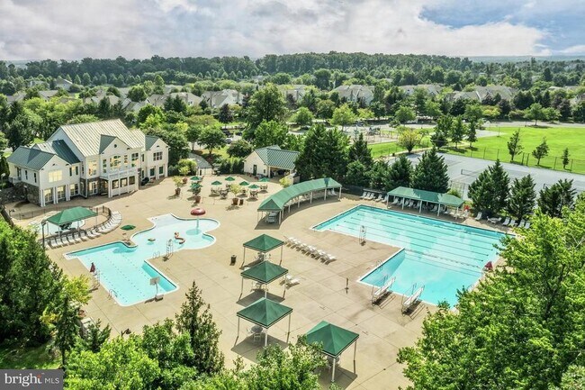 Building Photo - 43395 Briar Creek Terrace