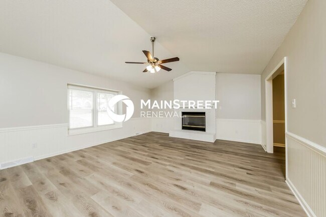 Building Photo - 3 Bedroom Pet-Friendly Home in HIGH POINT,...