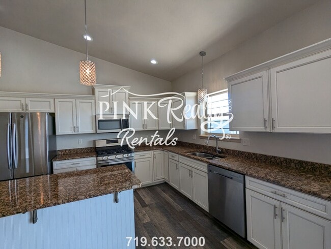 Building Photo - 1325 N Challenger Pl