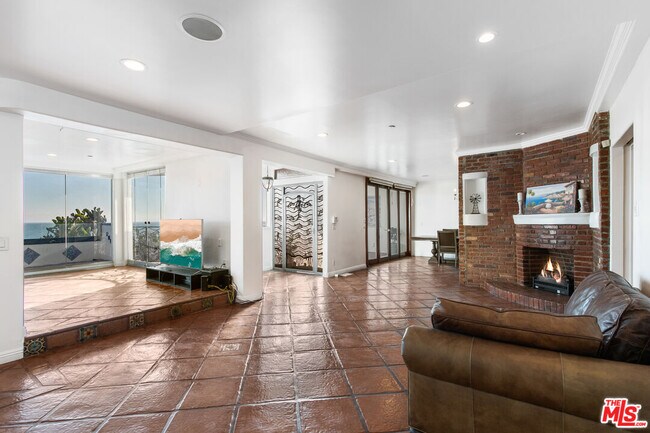 Building Photo - 17737 Porto Marina Way