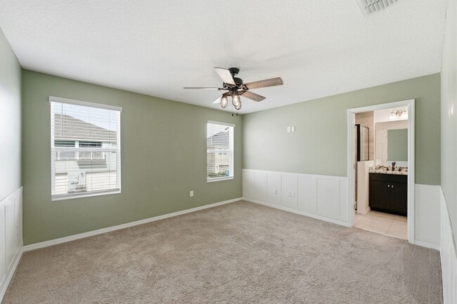 Building Photo - 3 Bedroom Resort Style Living in Gated Community