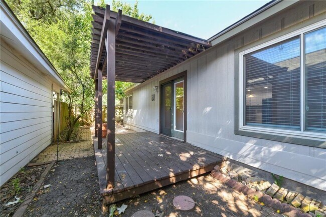 Building Photo - 12918 Lazyfield Trail