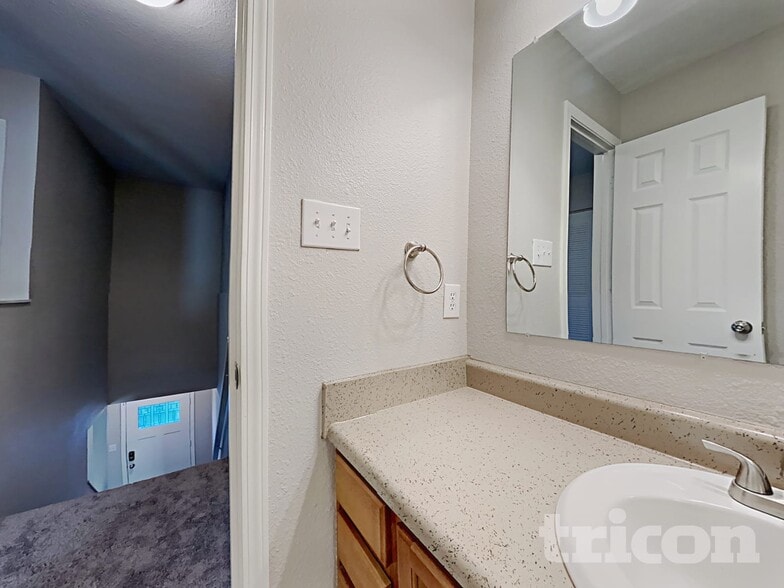 Building Photo - 11157 Fall Dr