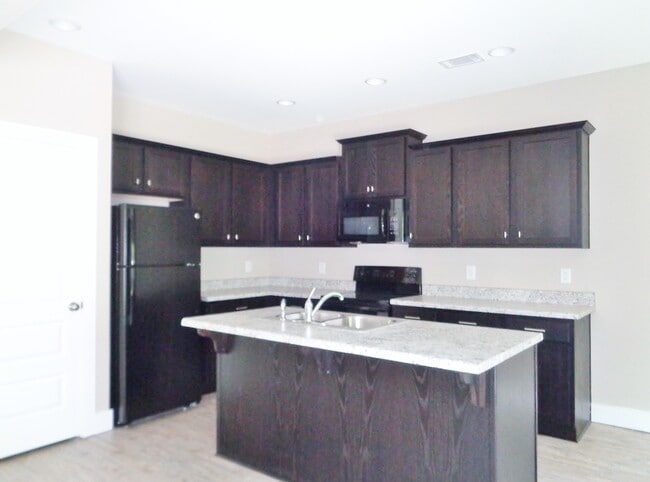 Building Photo - Home for Rent in Tuscaloosa, AL... Available to View Now!!!