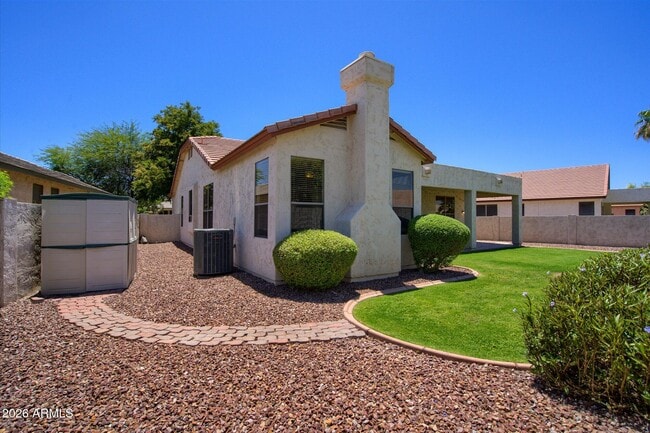 Building Photo - 6586 W Oraibi Dr