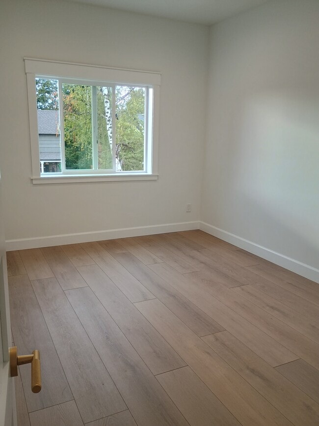 Building Photo - 1815 G St