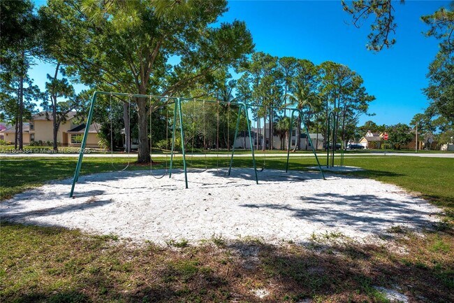 Building Photo - 5800 Rambler Rose Way