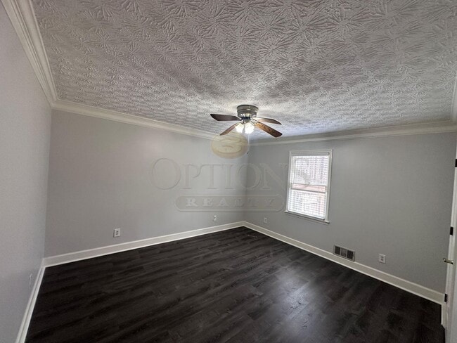 Building Photo - 4BR/3BA on Large Private Wooded Lot- Woodstock