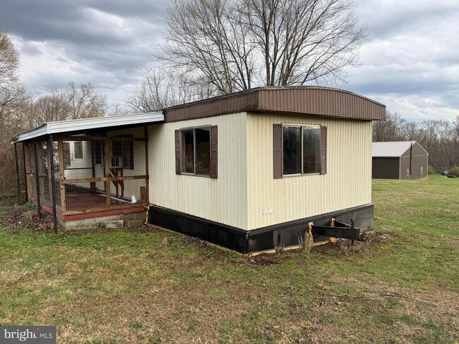 Building Photo - 56 Club Dr