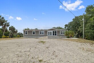 Building Photo - "Spacious 4-Bedroom Retreat with 3400 Sq F...