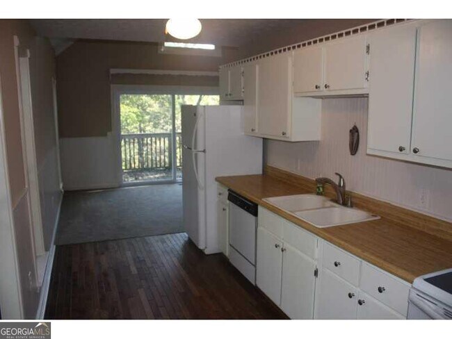 Building Photo - 3836 Clubhouse Dr