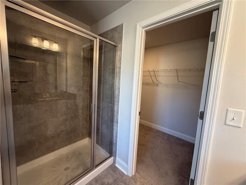 Building Photo - 345 Hellen Vly Dr