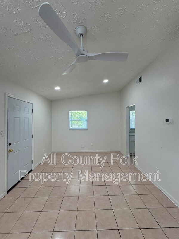 Building Photo - 3018 Galaxy Ln