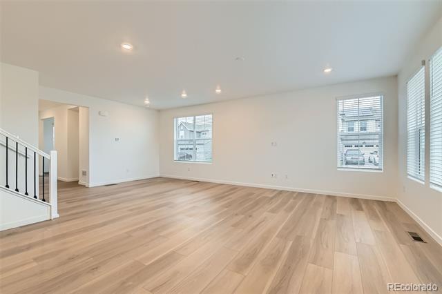 Building Photo - 4858 Astor Pl