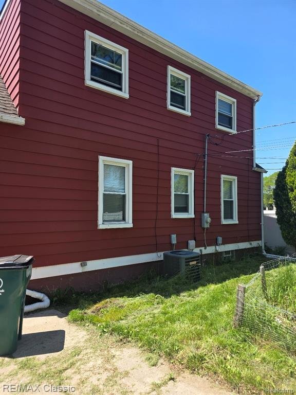 Building Photo - 3366 Ellwood Ave