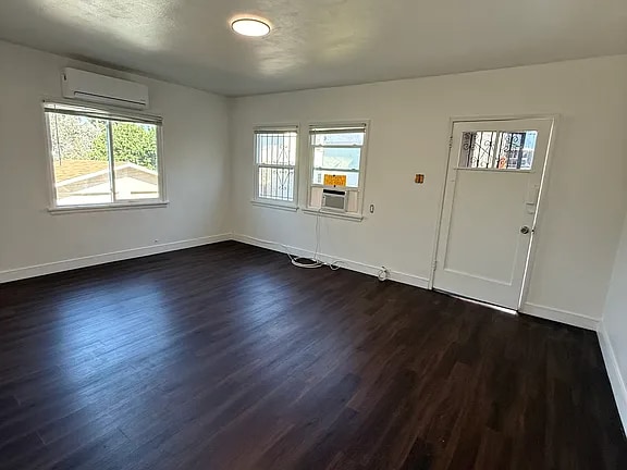 Building Photo - 439 S Evergreen Ave