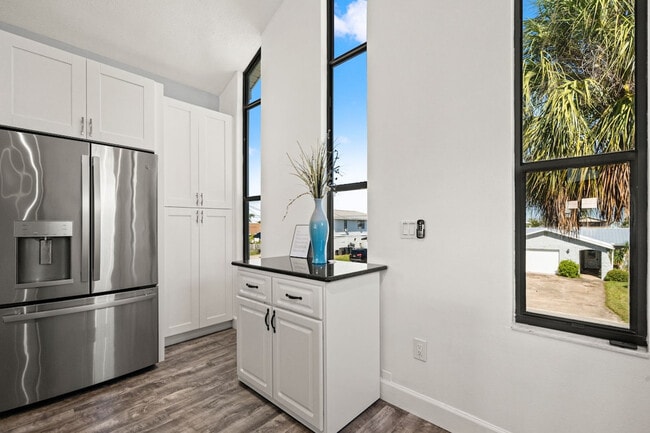 Building Photo - 4004 Centavo Ct