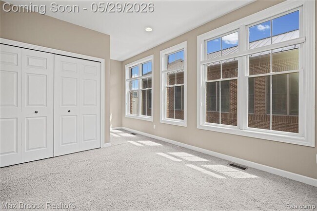 Building Photo - 420 Lewis Ct