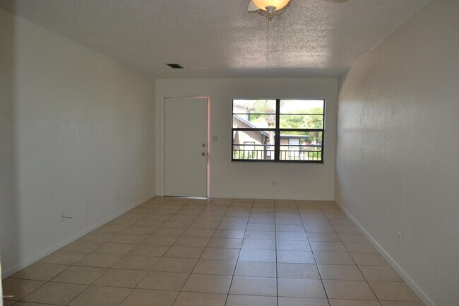 Building Photo - 309 Oakridge Blvd